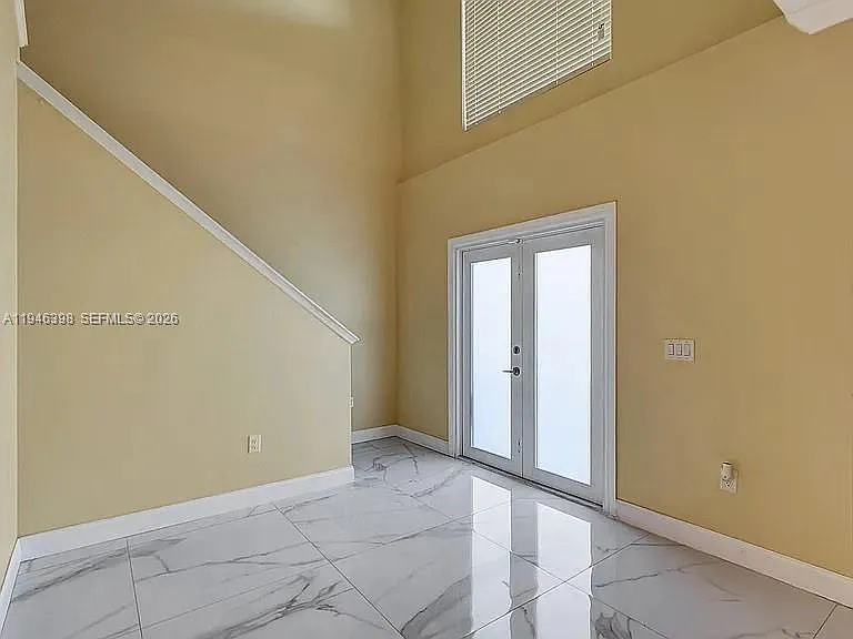 1018 SW Eckard Ave — Photo 2