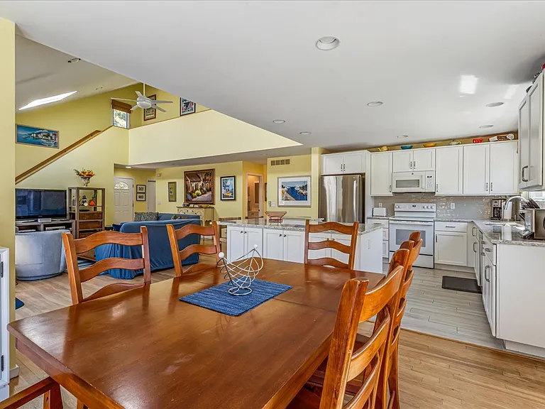 9 Cedarfield Ln — Photo 8