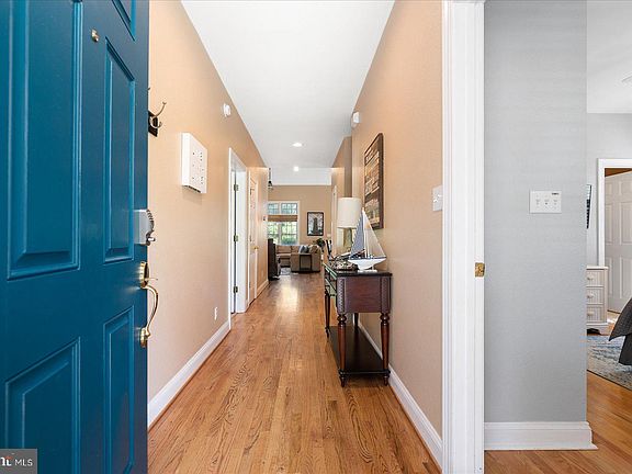 4th image of 67 Willow Oak Ave
