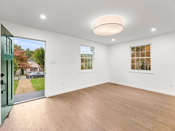 4th image of 4606 Pinecrest Dr