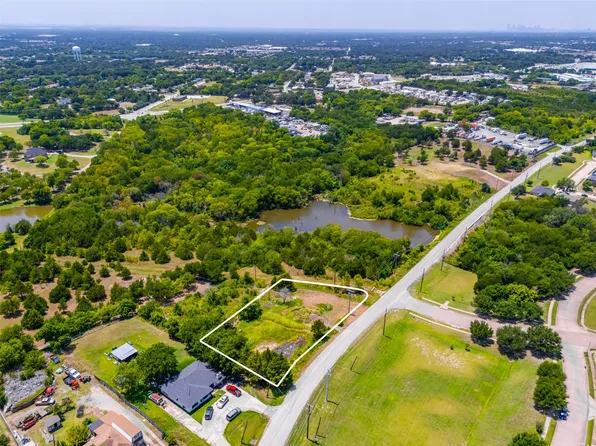 916 McKenzie Rd, Balch Springs, TX 75181