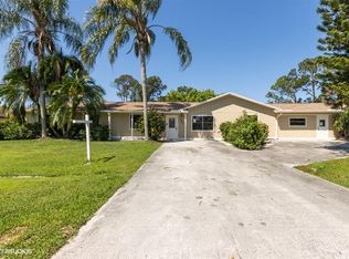 1674 SE Aires Ln, Port Saint Lucie, FL 34984
