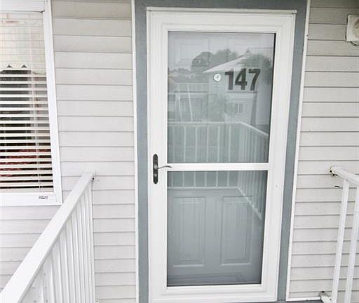 4th image of 147 SE Village Dr #147