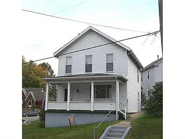 441 4th St photo 1
