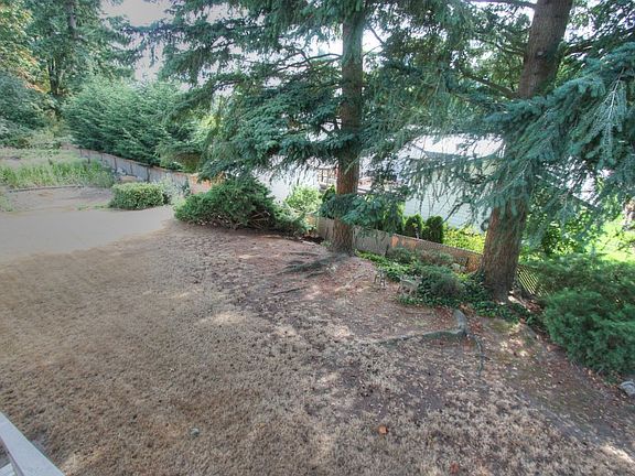 4th image of 3820 190th Pl SW