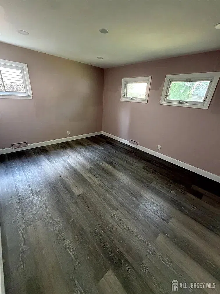 5 bed, $3,775 — Photo 3