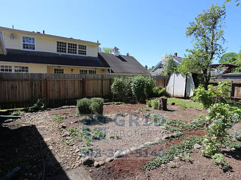4639 SE 75th Ave — Photo 16