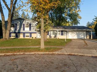 802 Clayburn Ct, Fort Wayne, IN 46819