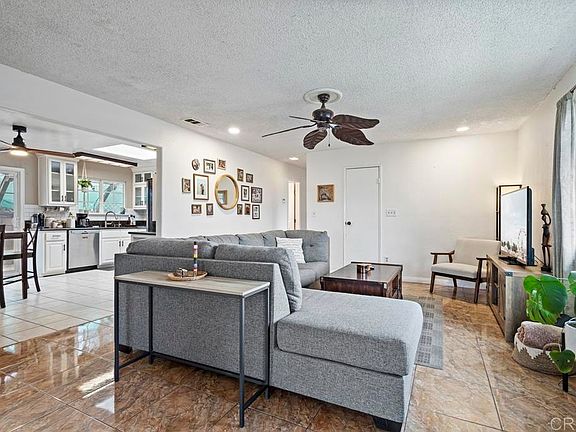 5th image of 1009 Paraiso Ave