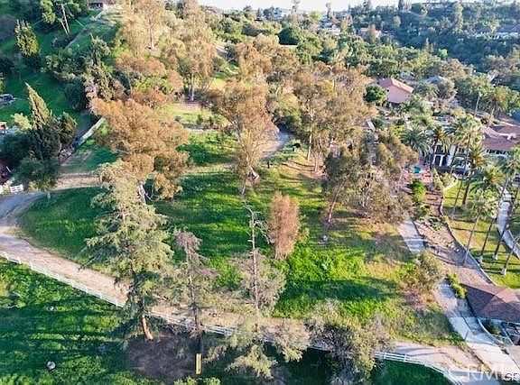 5th image of 402 E De Anza Heights Dr #3