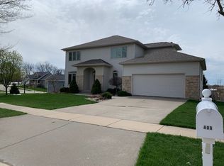 808 S 1st St, Mount Horeb, WI 53572