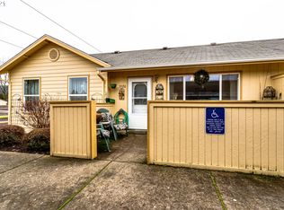 5520 E St, Springfield, OR 97478