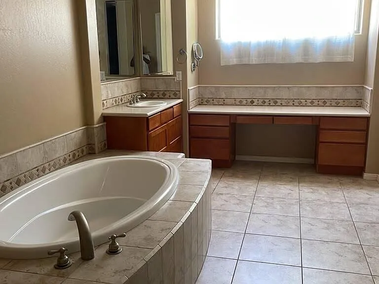 1814 W Calle Escuda — Photo 27