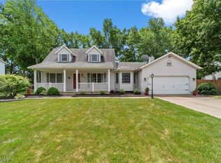 5306 Oakwood Dr, Sheffield Village, OH