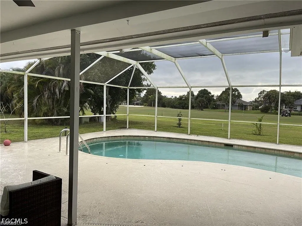 3 bed, 2.0 bath, 1597 sqft, $4,200 — Photo 3