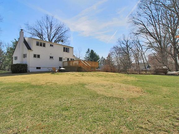 2nd image of 5 Farview Ct