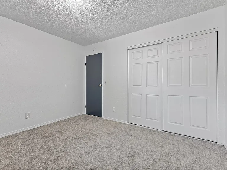 Green Tree Apartments — Photo 37
