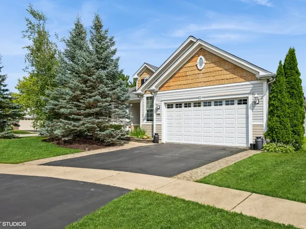 12621 Mulberry Ct, Huntley, IL 60142