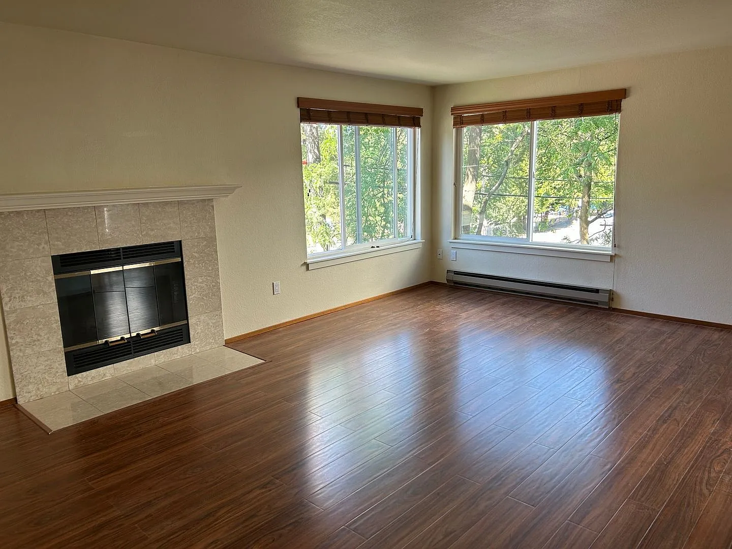 Lovely 2 Bedroom/2 Bath Condo in Bitter Lake Area! — Photo 2