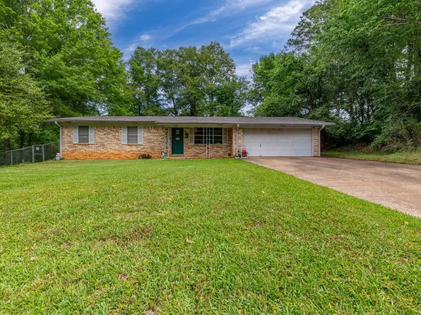 320 Mackechney St, Nacogdoches, TX 75965