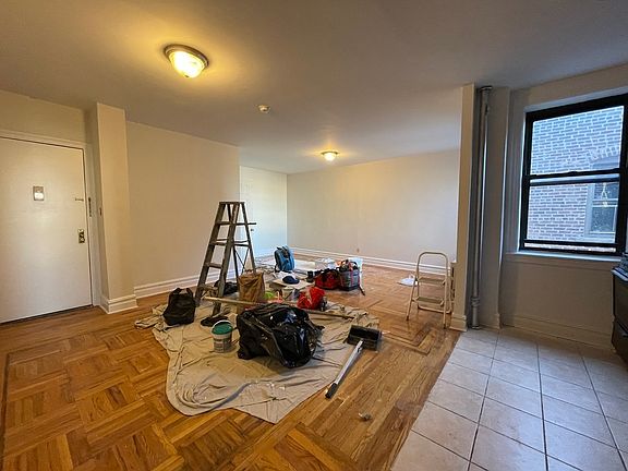 4th image of 47-60 39th Pl #4