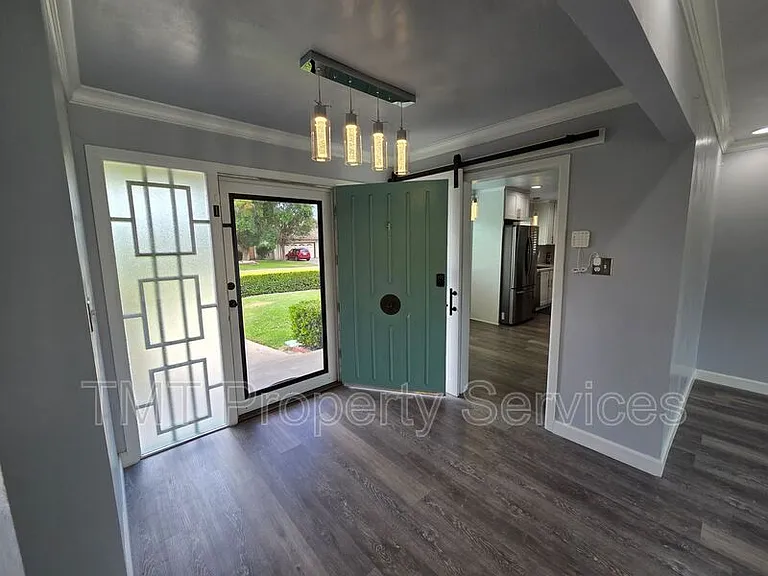 9 W Robinhood Dr — Photo 41