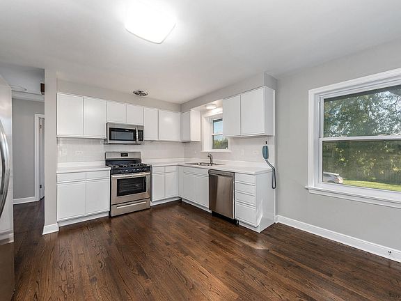 4th image of 1251 Balmoral Ave APT 2N