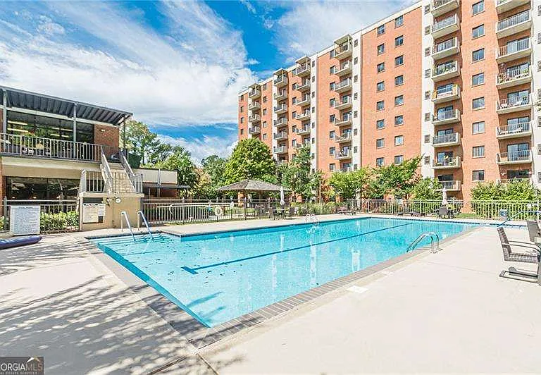300 Johnson Ferry Rd NE #A610 — Photo 2
