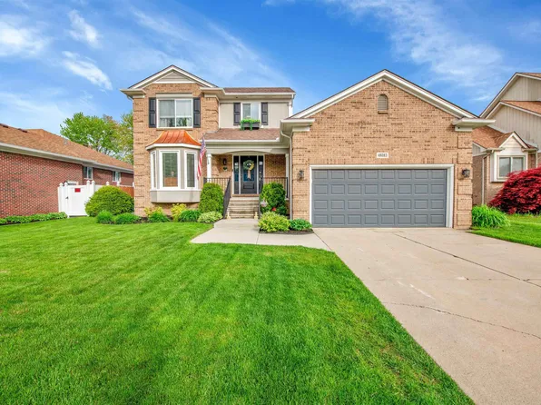 49283 Berkshire Dr, Chesterfield, MI 48047