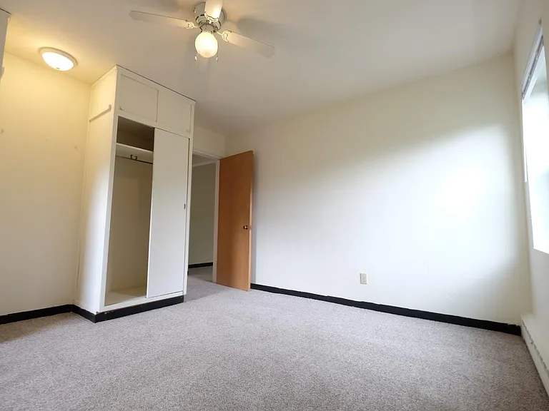 Laurel Terrace — Photo 10