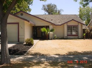 1140 E Donna Dr, Merced, CA 95340