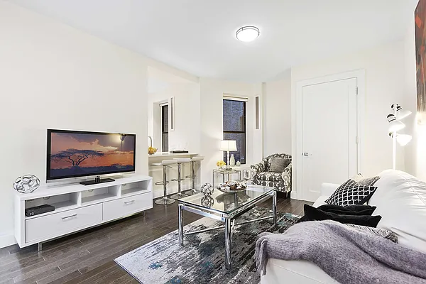 Rented by Halstead Real Estate | media 6