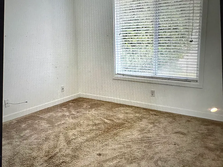 1894 Woodside Dr — Photo 15
