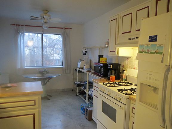 4th image of 1232 Sandhurst Ct Unit A2