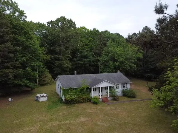 193 Staunton River Rd, Clarksville, VA 23927