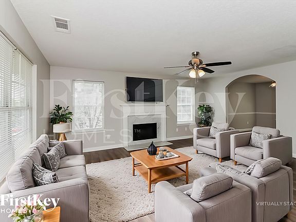 3rd image of 444 Birchwood Dr