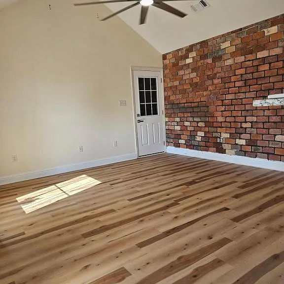 303 Twin Lakes Blvd — Photo 3