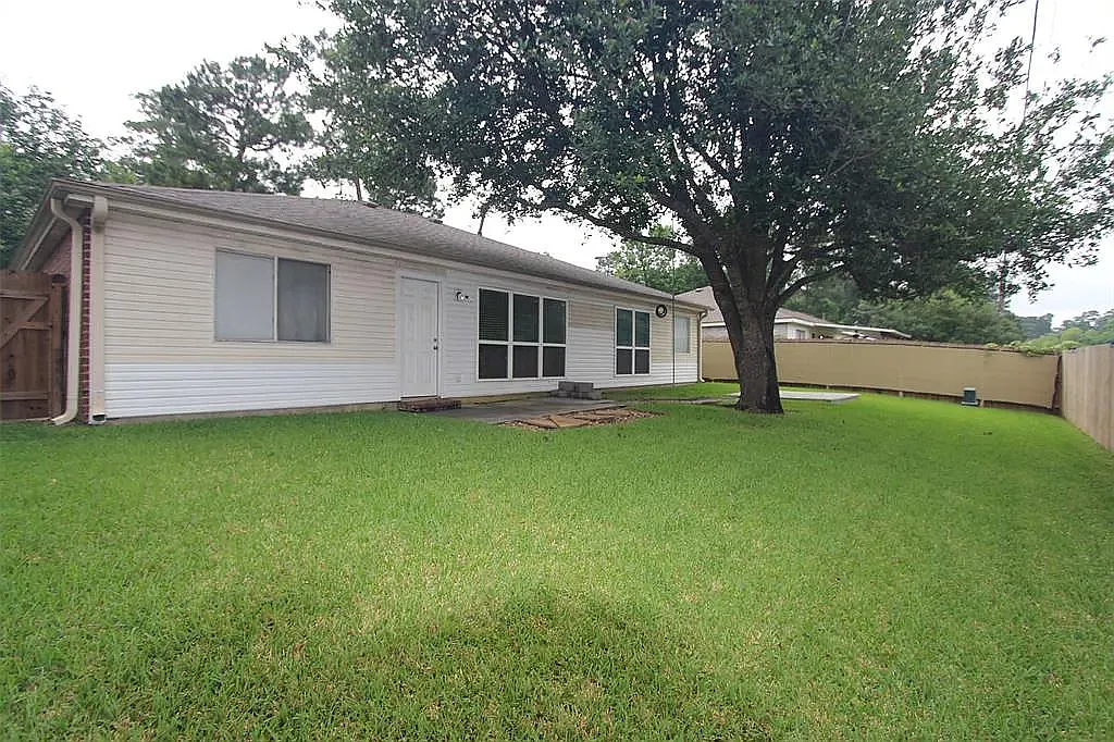 3 bed, 1800 sqft, $1,887 — Photo 2