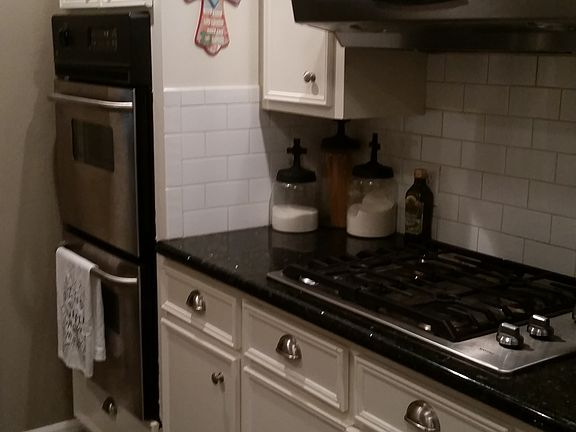 Gas cooktop, double ovens!
