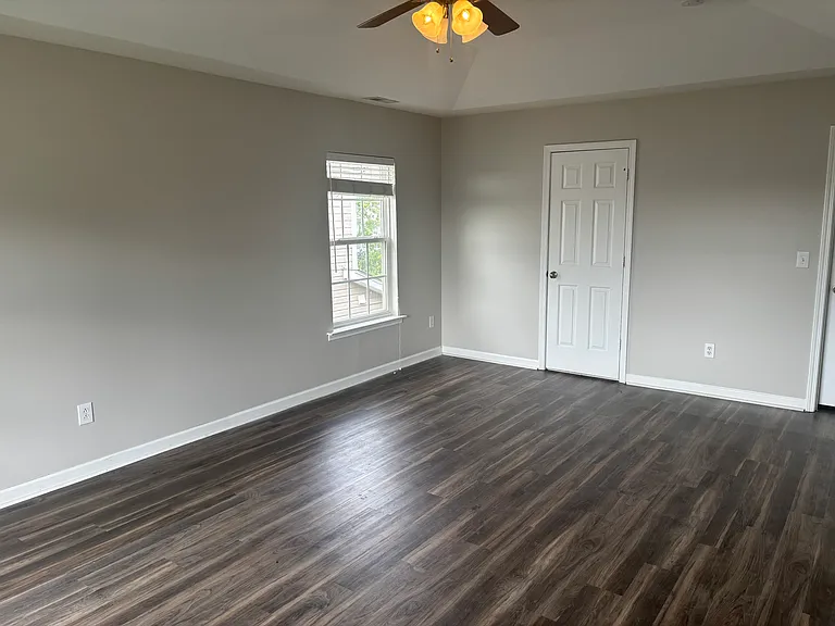1903 Devonridge Dr — Photo 16