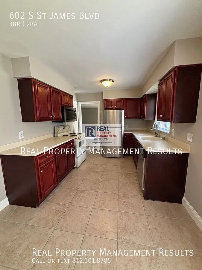 Bright East Side Duplex with Private Deck & In-Unit Laundry — Photo 4