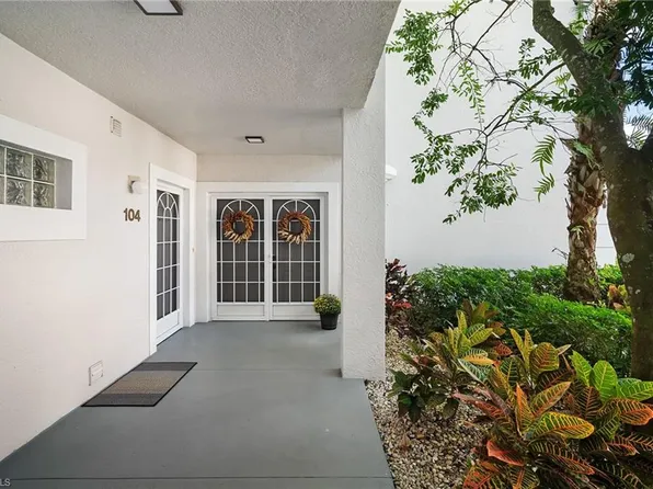 760 Waterford DR #104, NAPLES, FL 34113