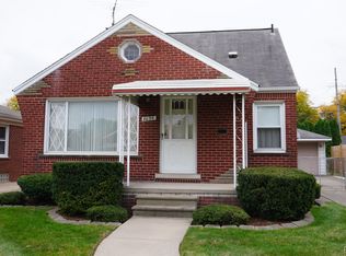 8098 Sunburst St, Center Line, MI 48015