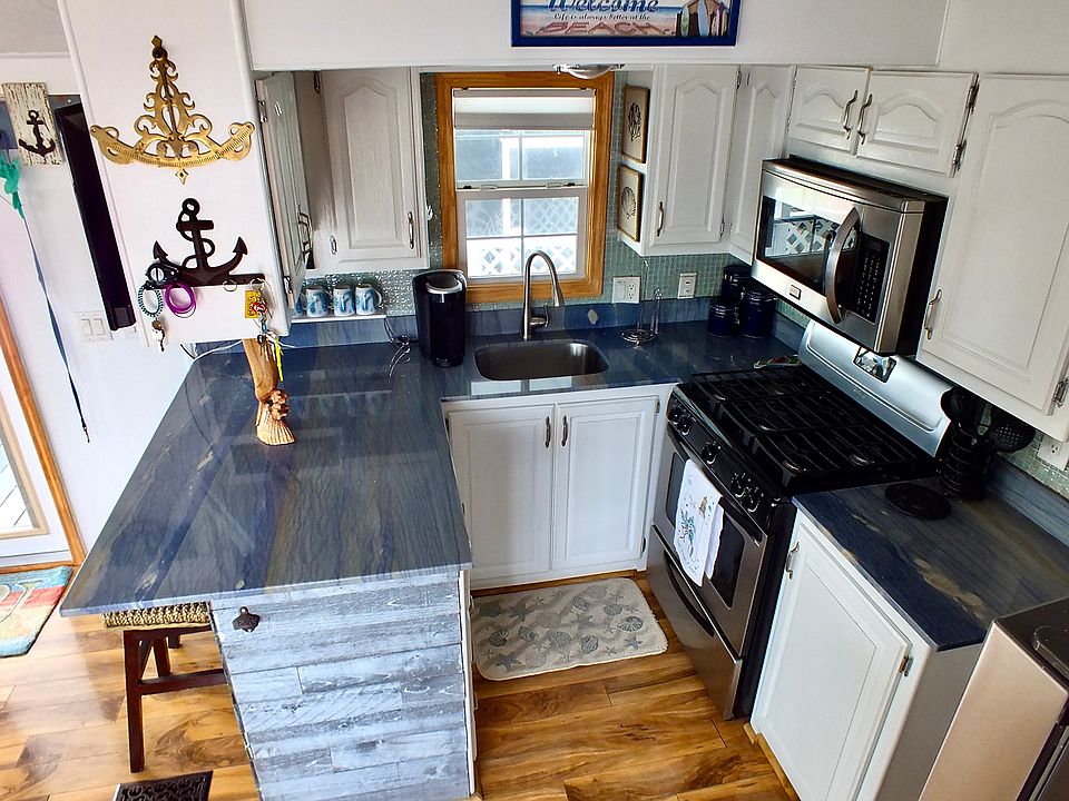 1st image of 793 E Oyster Dr
