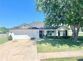 82 Periwinkle Ln, Farmington, AR 72730