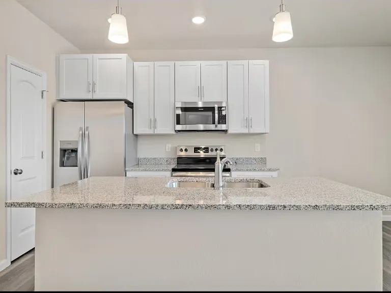 1531 Richard Martin Dr — Photo 5
