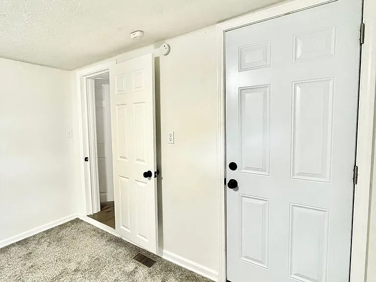 1118 W Whitney Ave — Photo 25