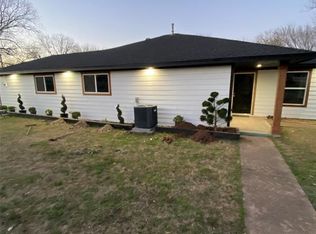 323 S 9th St, Midlothian, TX 76065