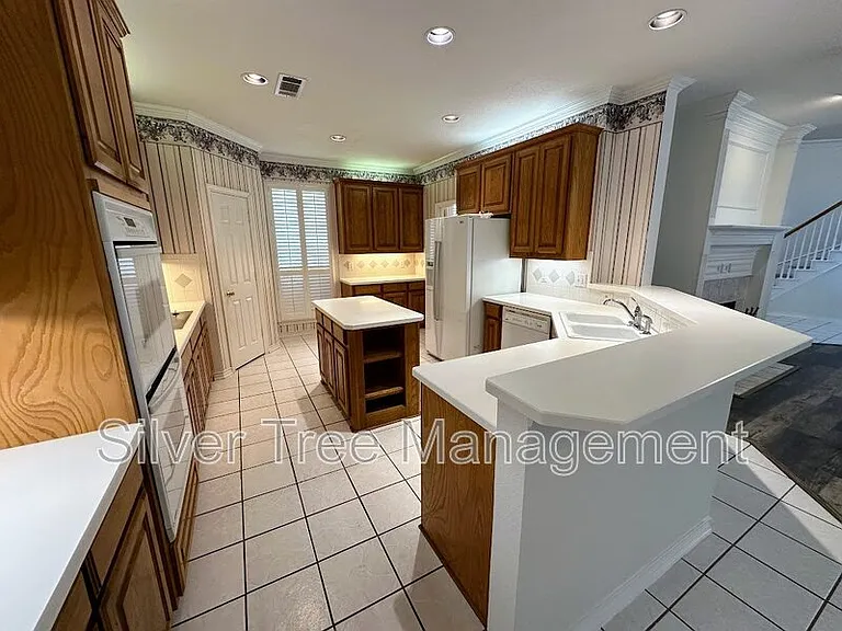 3200 Blenheim Ct — Photo 4