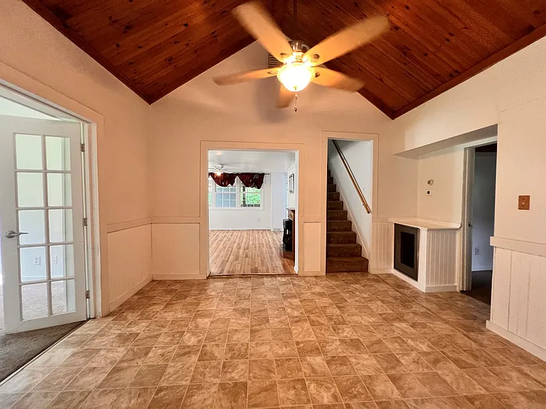 107 Summit St — Photo 18